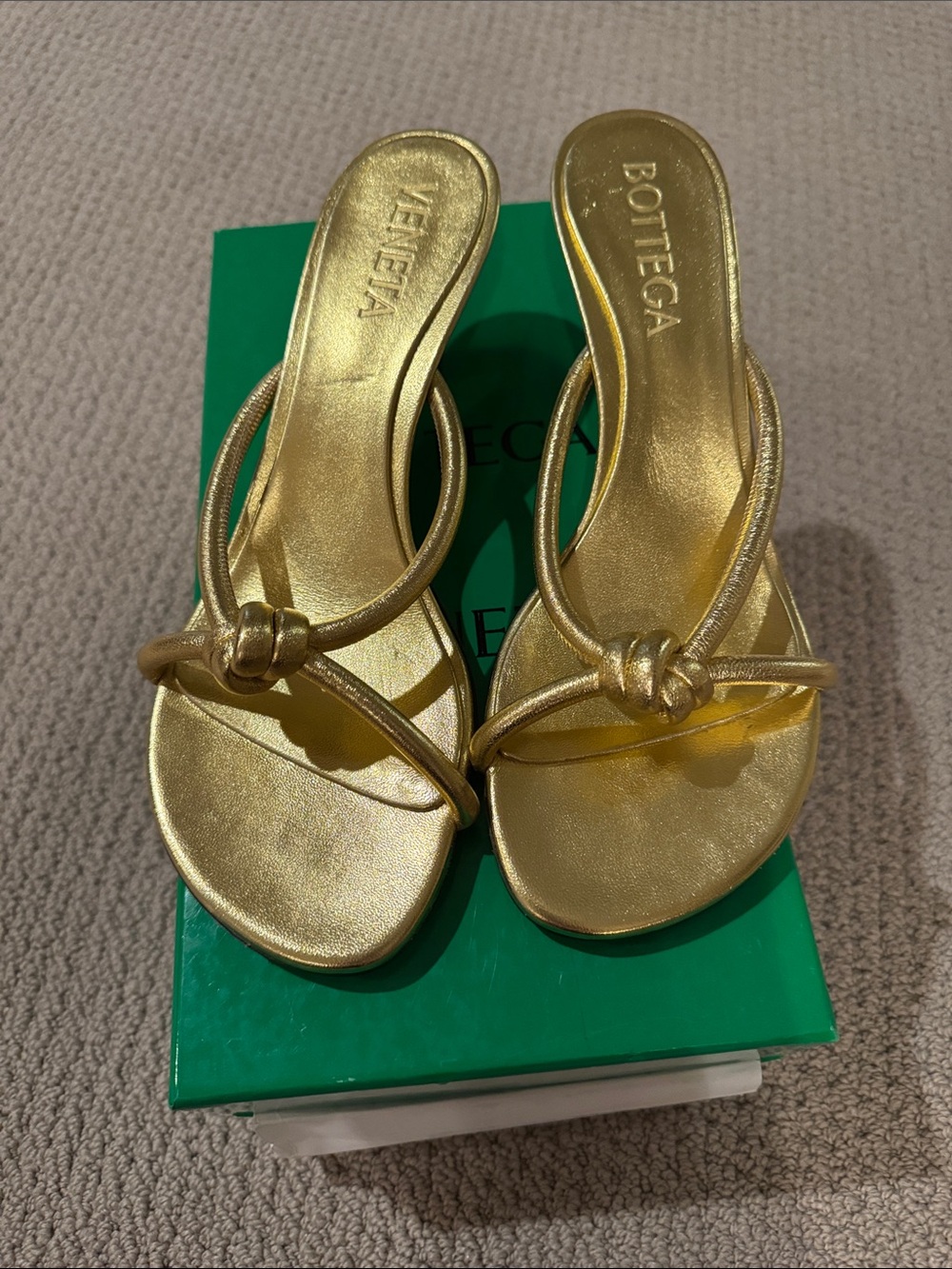 Bottega Veneta Metallic Gold Knot Leather Slide Sandals - Picture 2 of 9